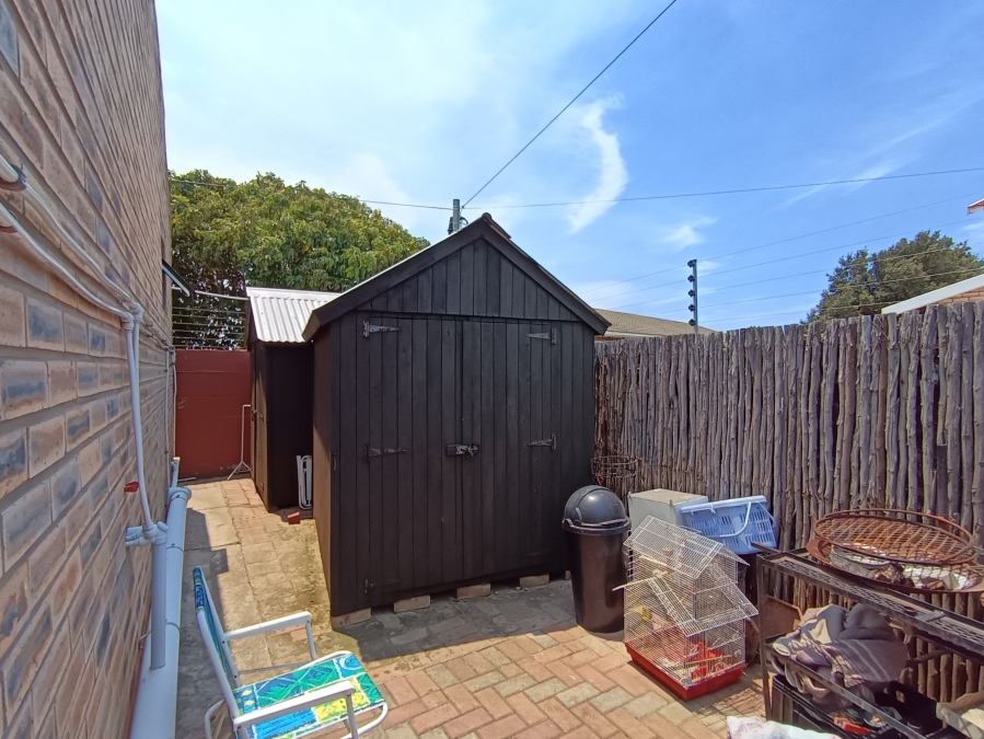 4 Bedroom Property for Sale in Wavecrest Eastern Cape